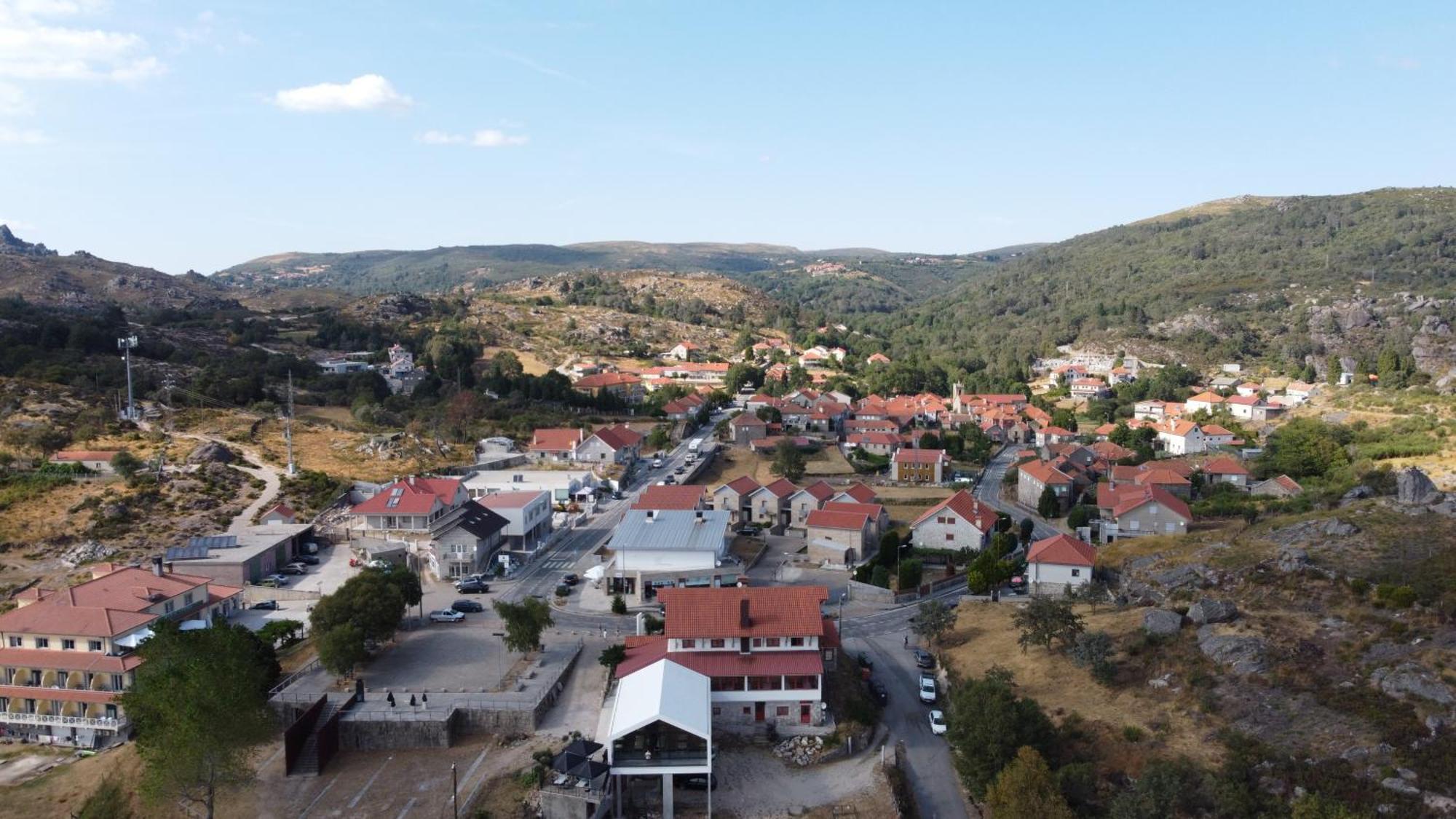 Alojamento Local - Miradouro Do Castelo Castro Laboreiro Kültér fotó